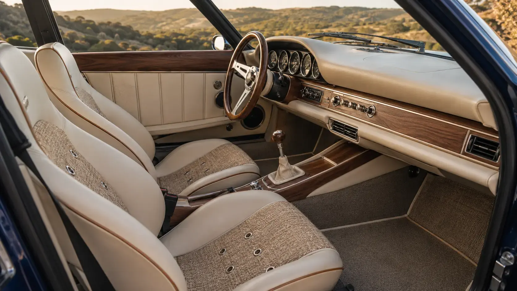 Ivory leather and walnut Sooner cabin specification